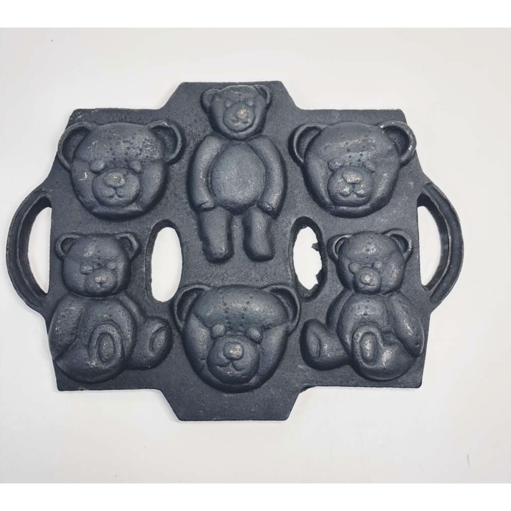 Vintage Cast Iron Teddy Bear 6-Cavity Muffin Cookie Mold 9.5x7 1980s
